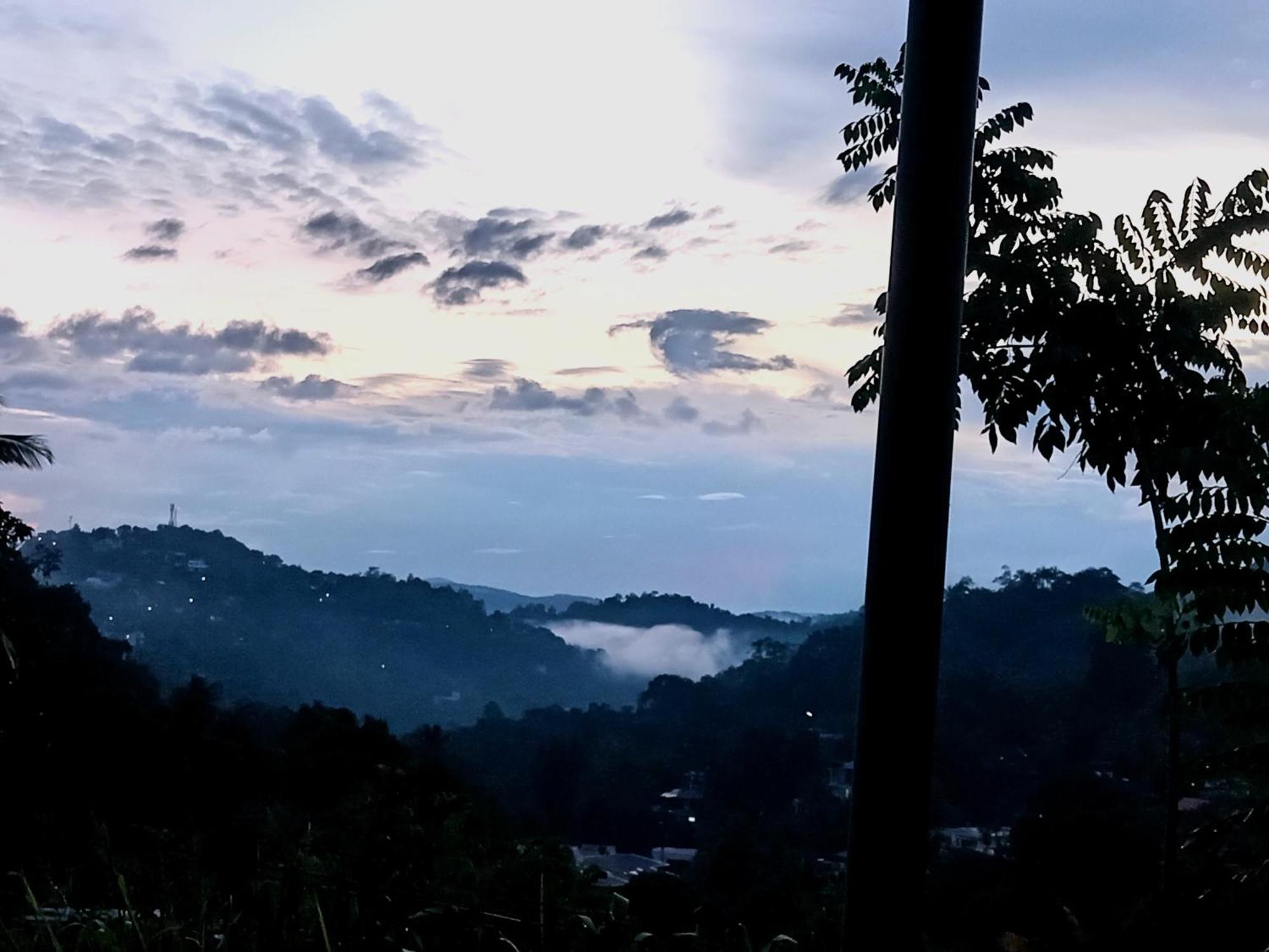 Fly Infinity - Home Stay Kandy Exterior foto